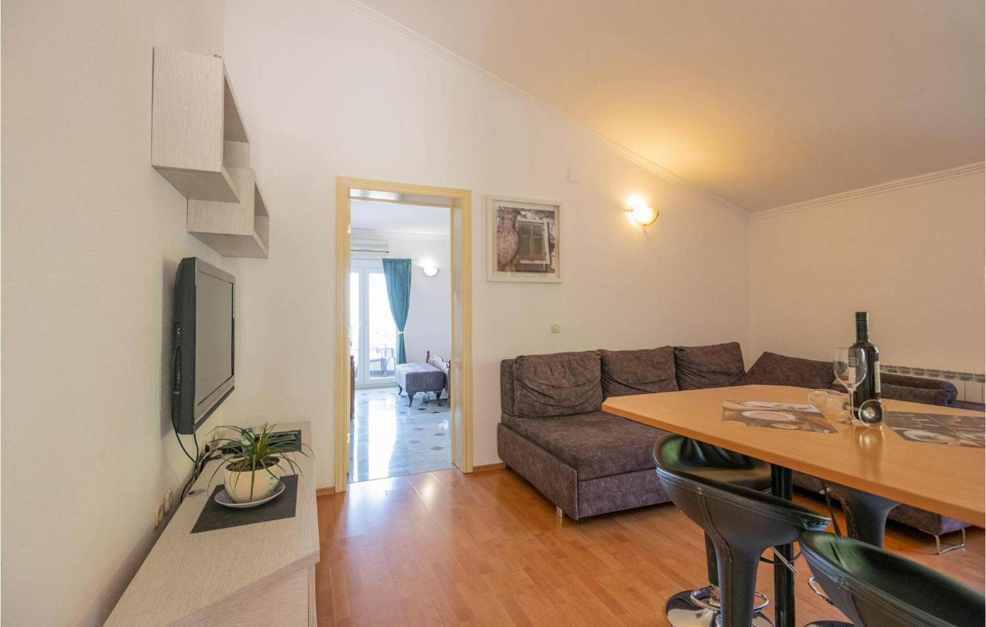 2 Bedroom Beautiful Apartment In Μακάρσκα Εξωτερικό φωτογραφία